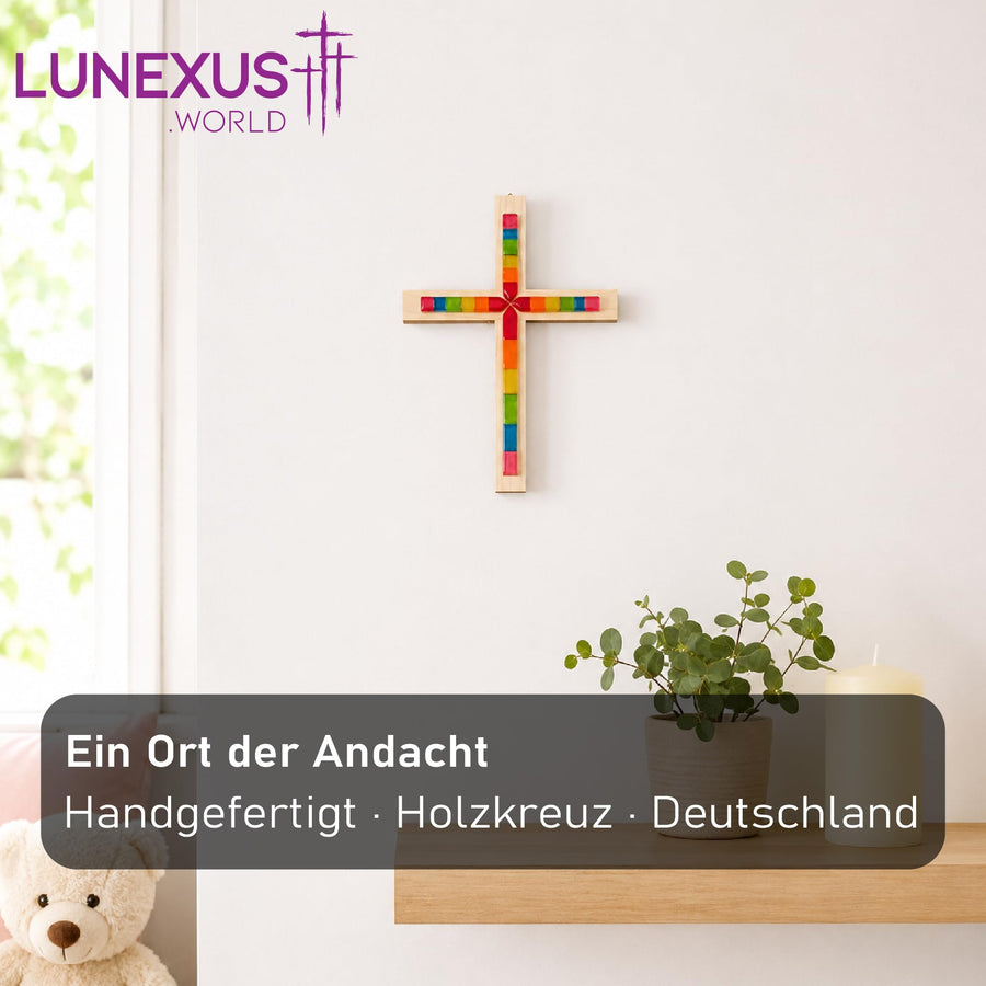 Wandkreuz aus Buchenholz mit Regenbogen-Glaseinsätzen, 20×15 cm, gesegnet – Bild 4