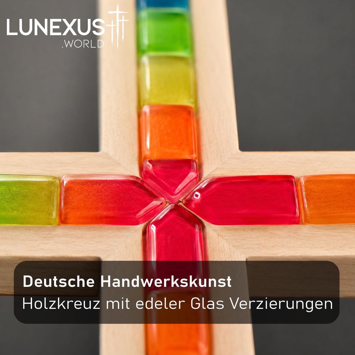 Wandkreuz aus Buchenholz mit Regenbogen-Glaseinsätzen, 20×15 cm, gesegnet – Bild 5