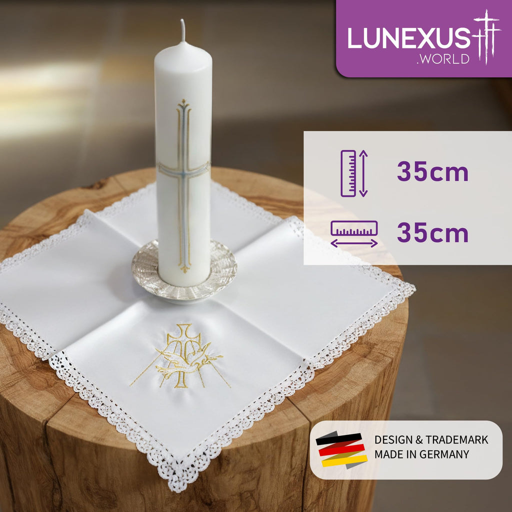 Weißes Tauftuch 35 × 35 cm mit goldener Stickerei aus Kreuz, Taube und Strahlen und Spitzenrand – Bild 2