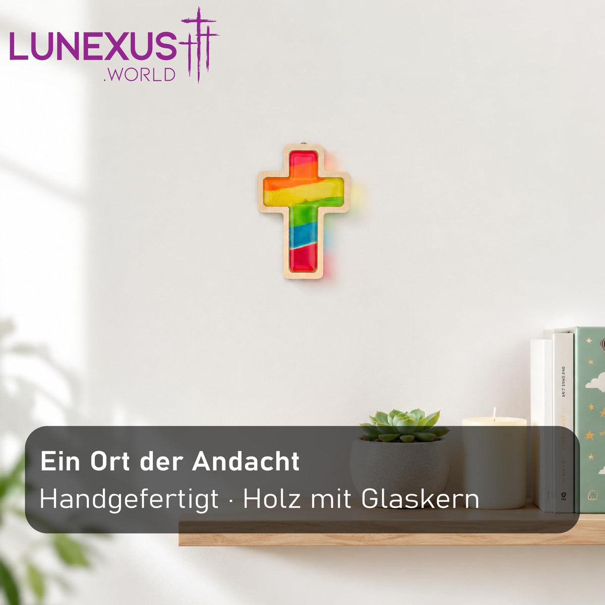 Wandkreuz aus Buchenholz mit Glaskern in Regenbogenfarben, 17×12 cm, gesegnet – Bild 3