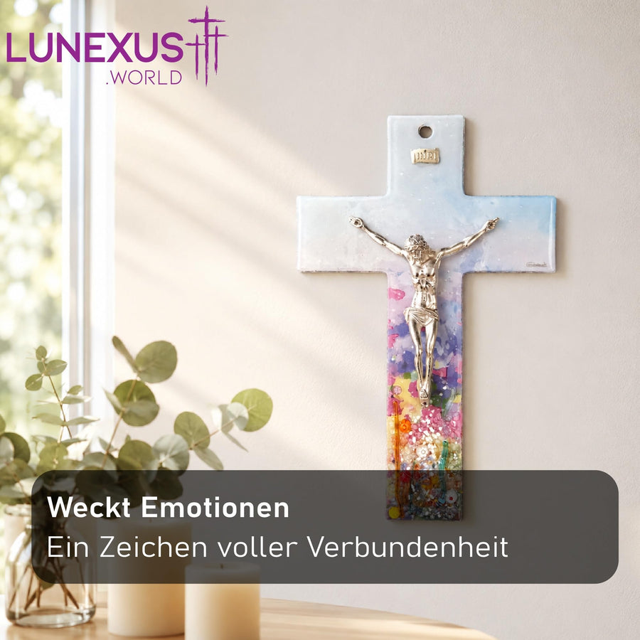 Glaskreuz 26 cm mit silbernem Korpus, INRI-Plakette und Farbverlauf hellblau-weiß, gesegnet – Bild 7