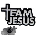 Anstecknadel Team Jesus mit Kreuz-T, schwarz-weiße Emaille, 3,05 x 1,78 cm