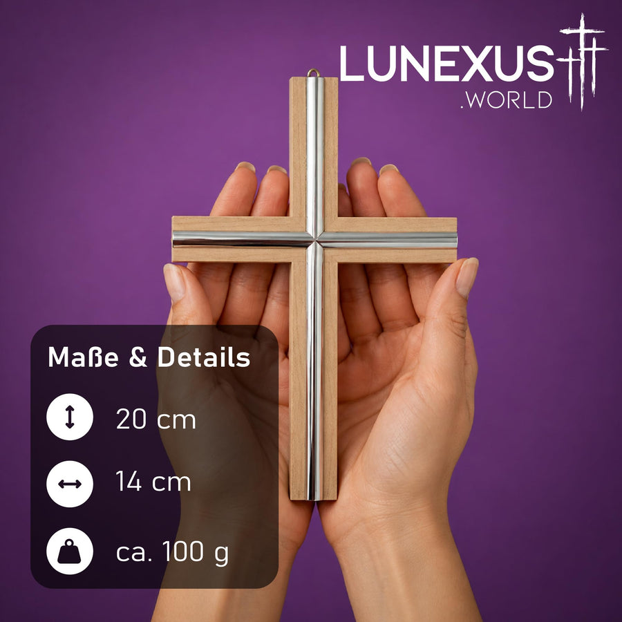 Wandkreuz aus hellem Buchenholz mit polierten Metallstreifen, 20×14 cm, gesegnet – Bild 2