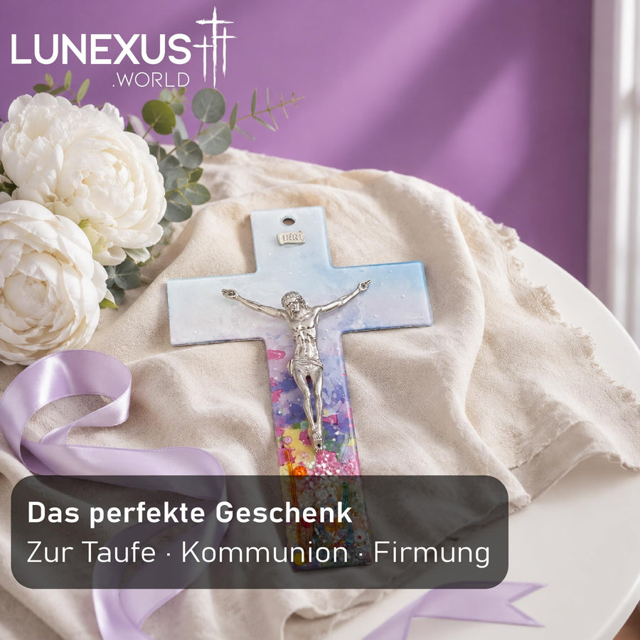 Glaskreuz 26 cm mit silbernem Korpus, INRI-Plakette und Farbverlauf hellblau-weiß, gesegnet – Bild 6