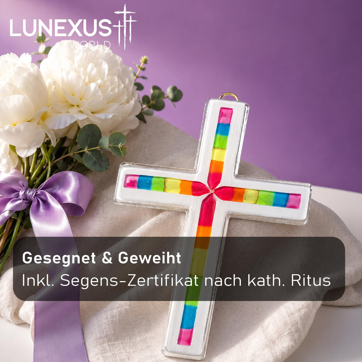 Glaskreuz 19,5×13,5 cm mit regenbogenfarbenen Segmenten und goldfarbenem Ring, gesegnet – Bild 4