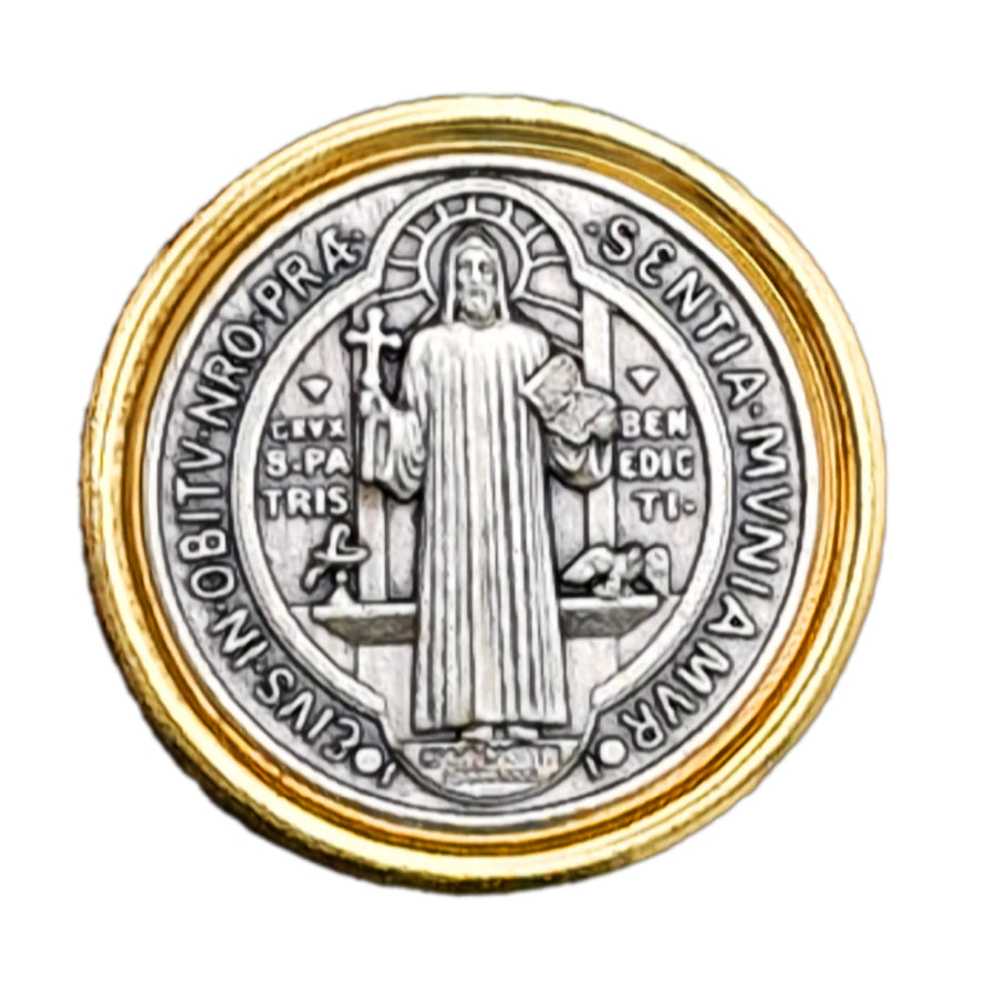 Plaque aimantée saint Benoît 3 cm à bordure dorée, bénite, avec certificat dans une pochette en velours, pour la voiture et en signe de bénédiction du voyage