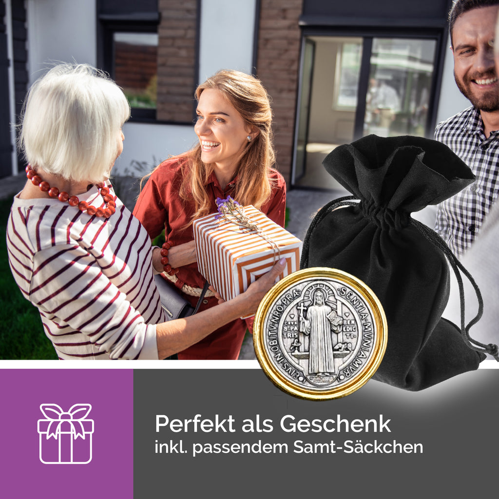 benediktus magnet für autoarmatur im schwarzen samtbeutel als geschenk zur taufe oder kommunion