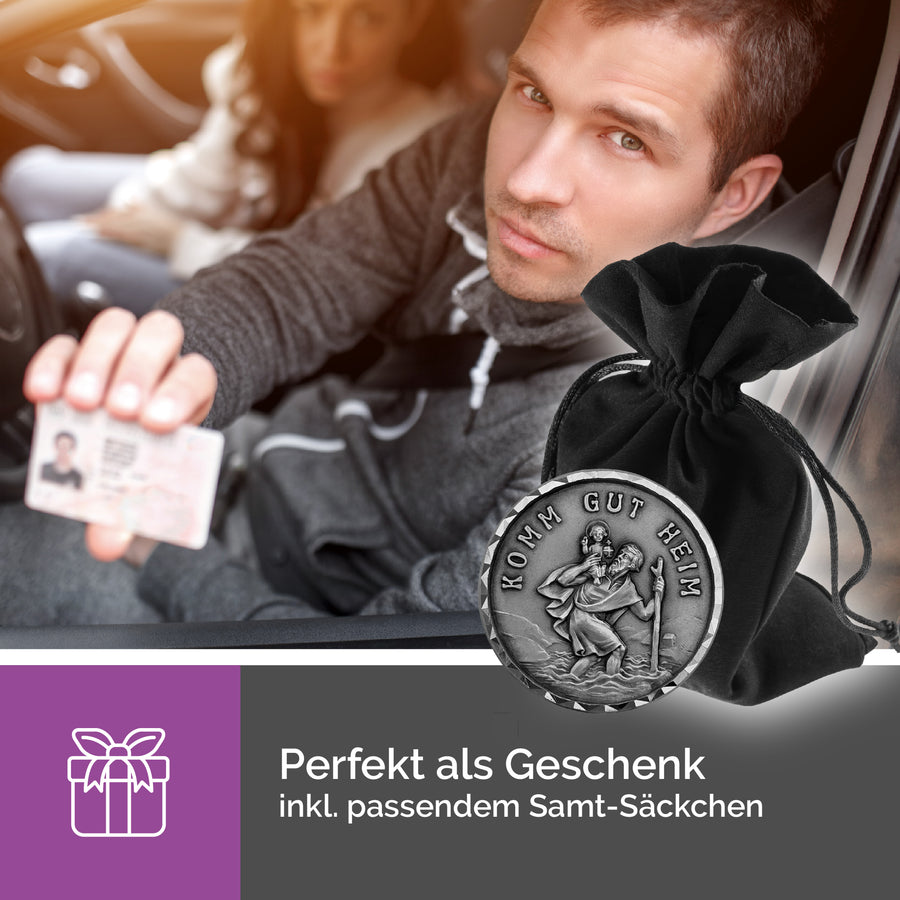Médaille saint Christophe Ø 3,5 cm, aspect argent, bordure facettée, gravure « Komm gut heim », dans la voiture