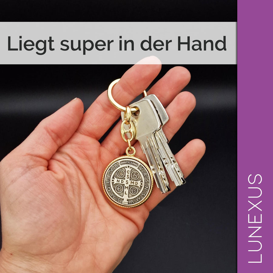 Llavero San Benito dorado y esmalte 9 cm – medalla bendecida – vista 6