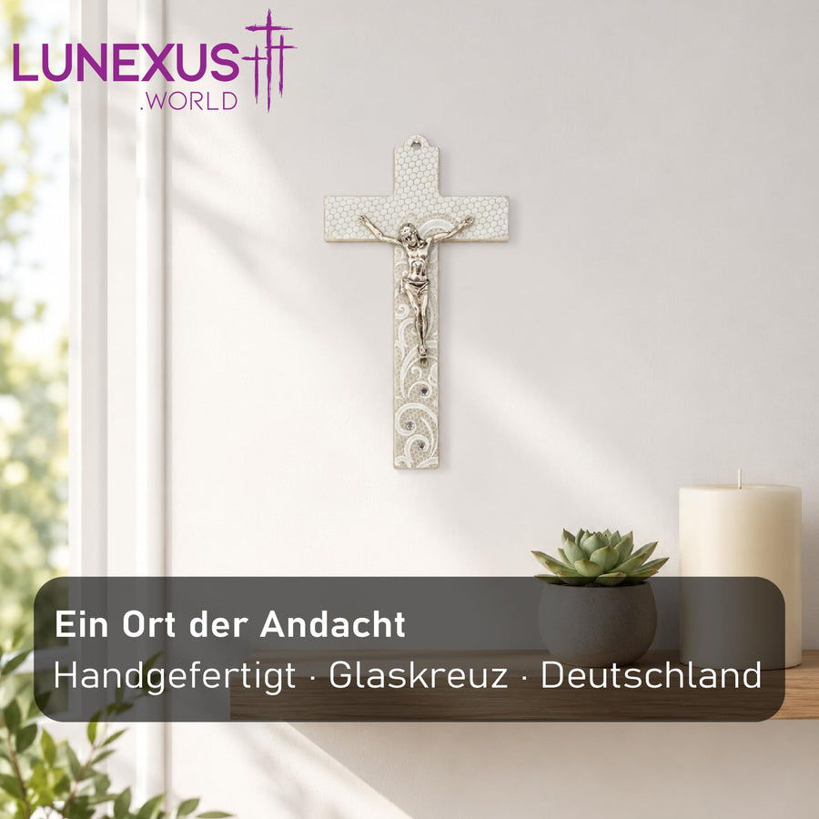 Cruz de cristal 17×9 cm blanca y marfil con Cristo – cruz de pared, bendecida – vista 3