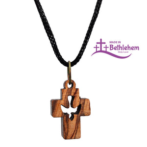 Halskette Olivenholz Kreuz mit Taube – Gesegnet, Handarbeit aus Bethlehem