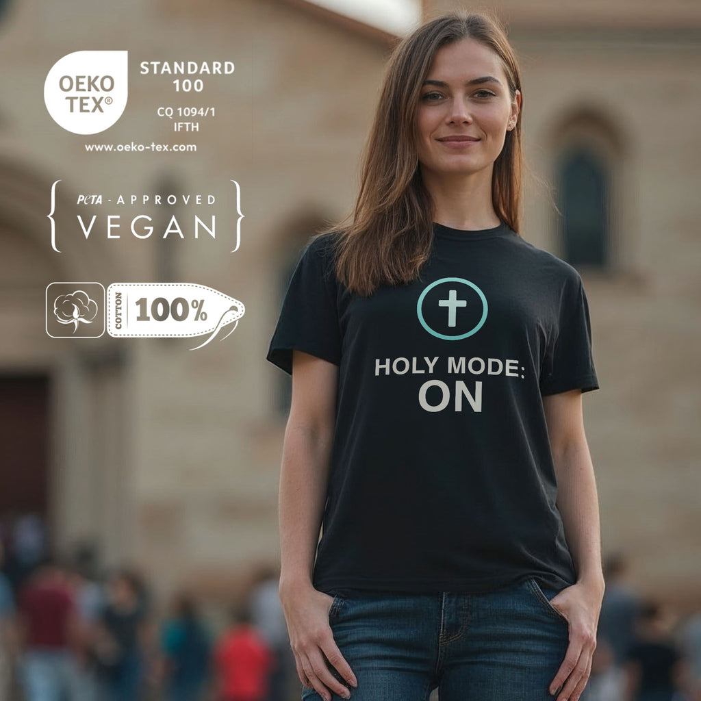 Frau trägt Holy Mode ON Shirt in Schwarz bei Freizeit oder Gemeinde-Event – modernes Glaubensshirt für Damen