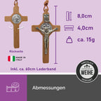 Holzkreuz Anhänger mit Medaille und Korpus, dargestellt mit Maßen 8×4 cm