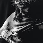 Detailaufnahme des Druckverfahrens beim Jesus Dornenkrone Herren T-Shirt – nachhaltige Fertigung in Deutschland