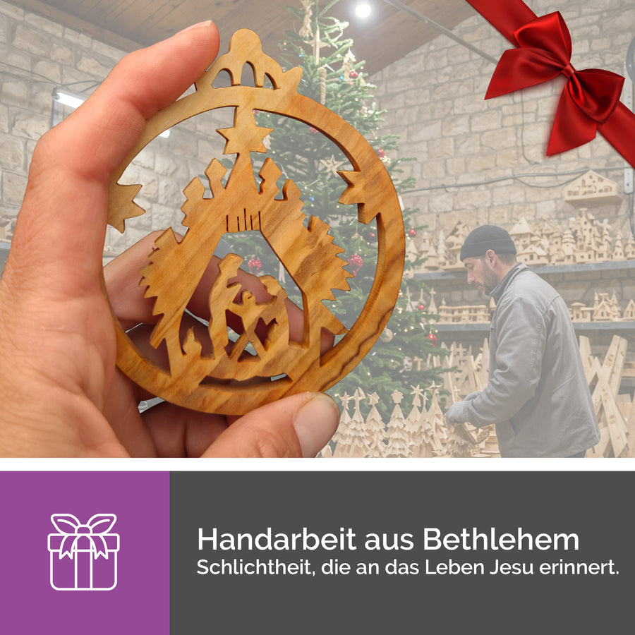 Handwerkliche Fertigung des Olivenholzanhängers Krippenszene in Bethlehem traditionelle Olivenholzkunst aus dem Heiligen Land