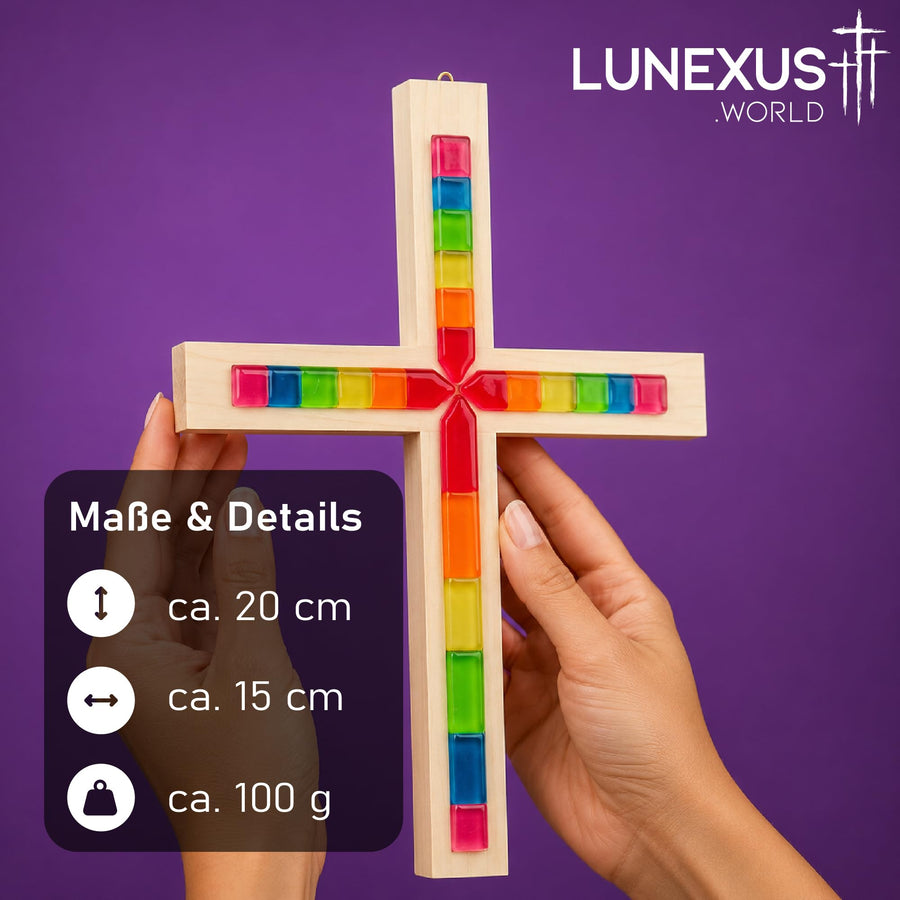 Cruz de pared de madera de haya con incrustaciones de vidrio arcoíris 20×15 cm – bendecida – vista 2