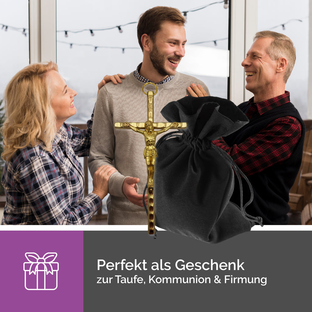 Goldfarbenes Wandkreuz mit Korpus an Wand religiöses Geschenk