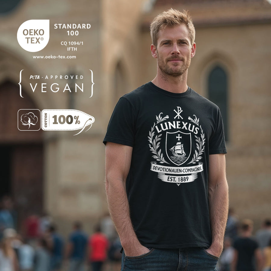 Hombre con la camiseta Escudo LUNEXUS en negro – camiseta cristiana clásica con motivo histórico