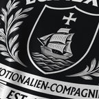 Detailaufnahme des DTF-Drucks beim Lunexus Wappen Herren T-Shirt – nachhaltige Fertigung in Deutschland