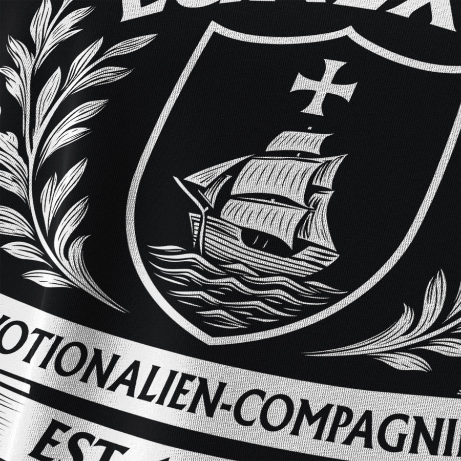 Detalle de la impresión DTF de la camiseta de hombre Escudo LUNEXUS – fabricación sostenible en Alemania
