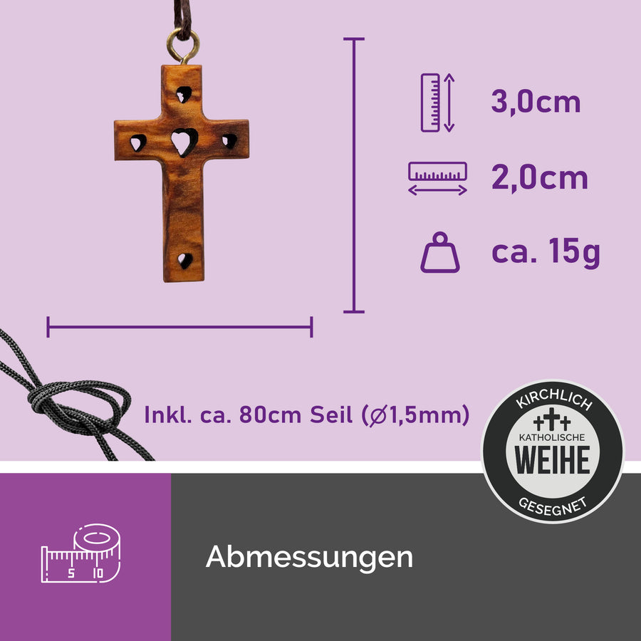 Dimensions du collier en bois d'olivier, pendentif croix avec cœurs 3 × 2 cm